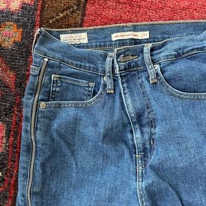 Mile high skinny Levi’s with Zipper detail